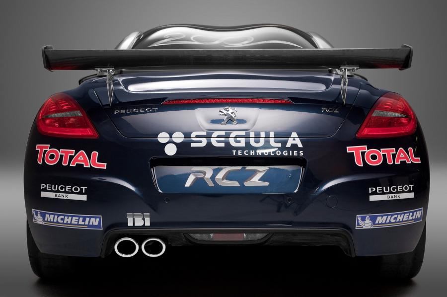  Peugeot RCZ Sports Coupe 2010 года  (фото 2 из 3)